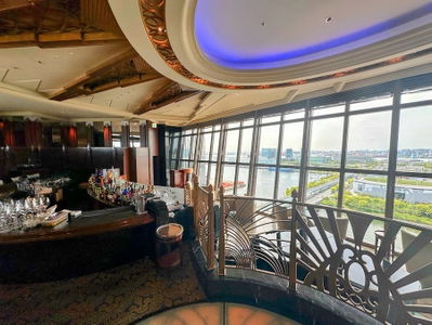 Madison Lounge