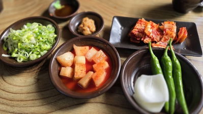 昔ながらの釜飯ソモリコムタン