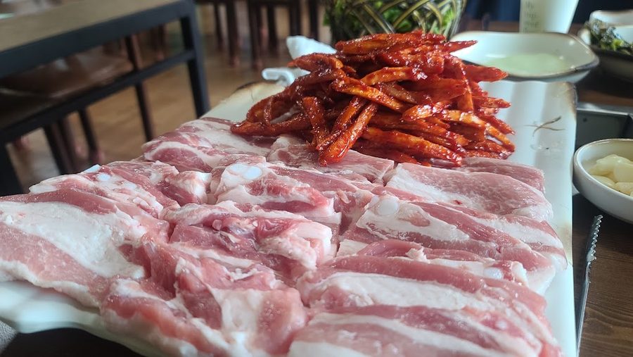 Deodeok Sotttukkeong Samgyeopsal Yongam Branch