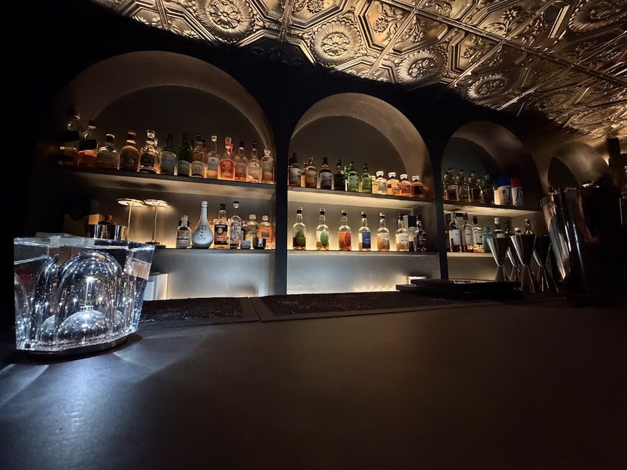 bar HIGH CENTRAL whisky &cocktail
