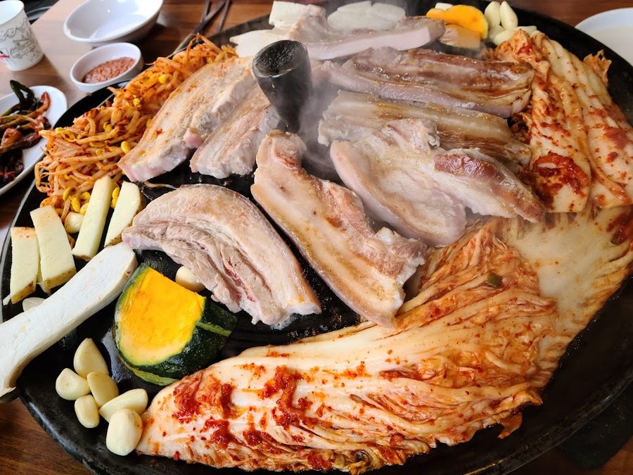 Suak Sotttukkeong Kimchi Samgyeopsal