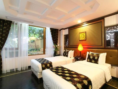 Conifer Grand Hotel
