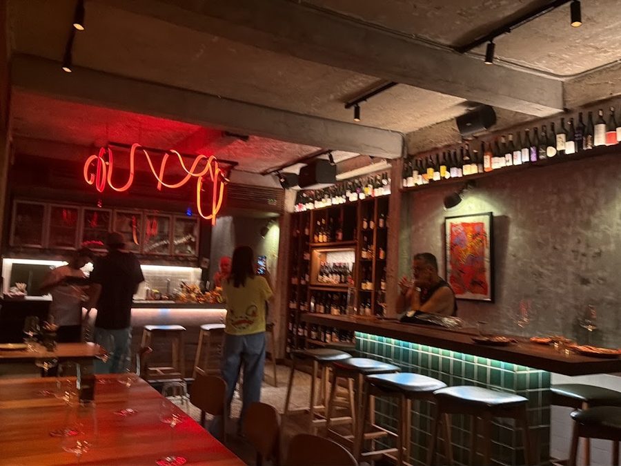 Mod Kaew Wine Bar