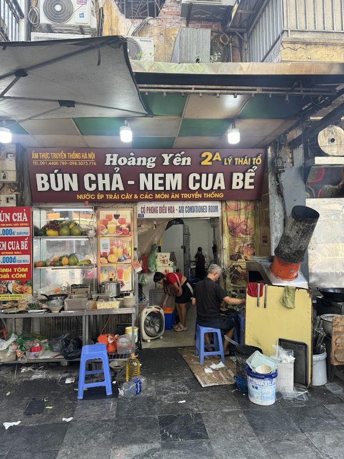 Bún chả - Nem cua bể Hoàng Yến