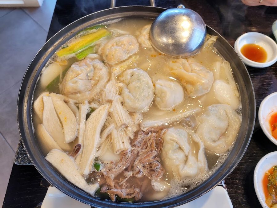 Gaeseong Mandu Koong Yeonhui branch