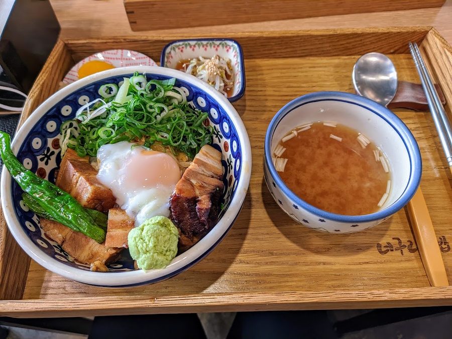 너구리덮밥