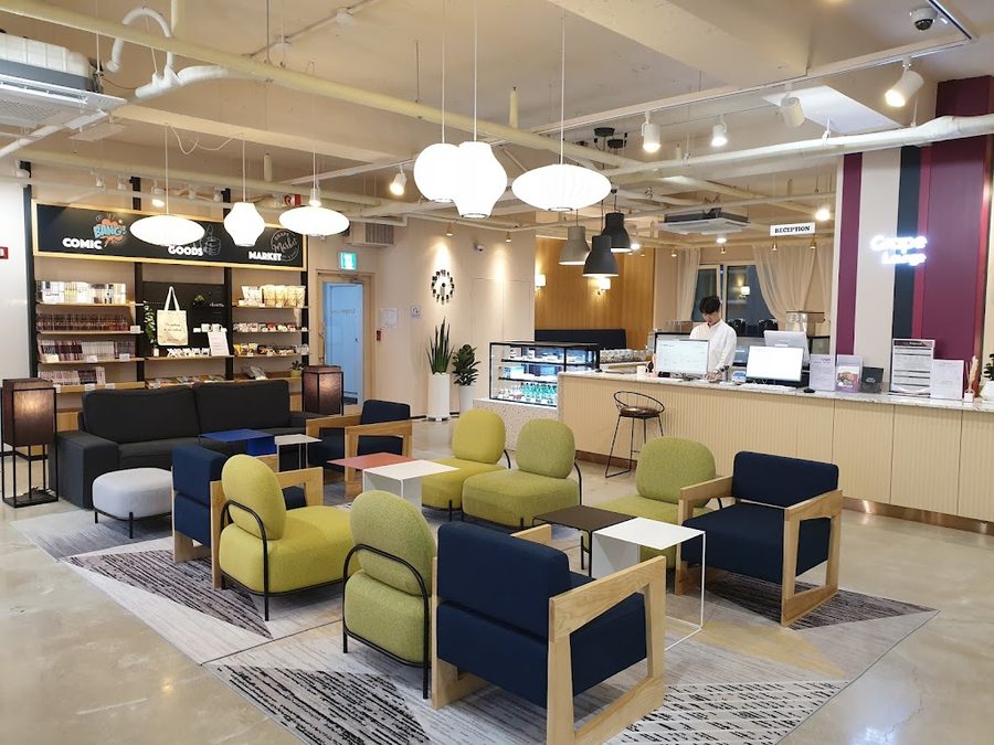 Grape Lounge