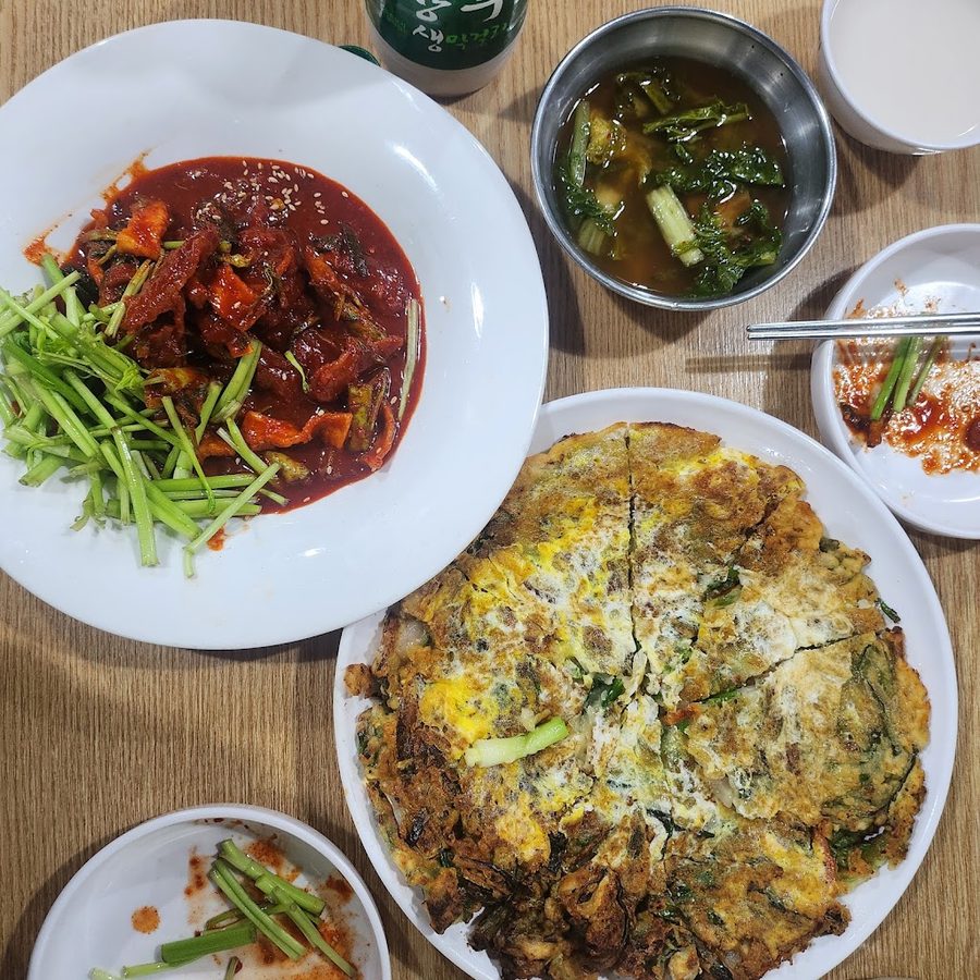 Uri Dongne Kalguksu