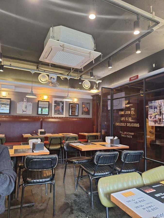 BBQ Chicken Isu Gyeongmun Branch (BSK)