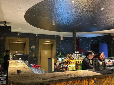 H’UP SKYBAR