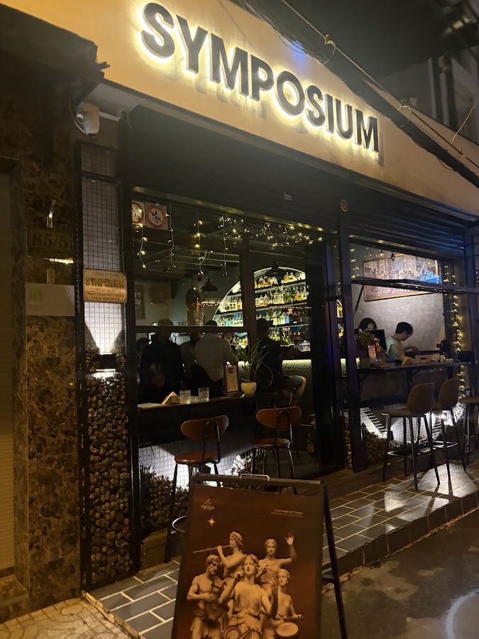 Symposium Cocktail Bar & Lounge