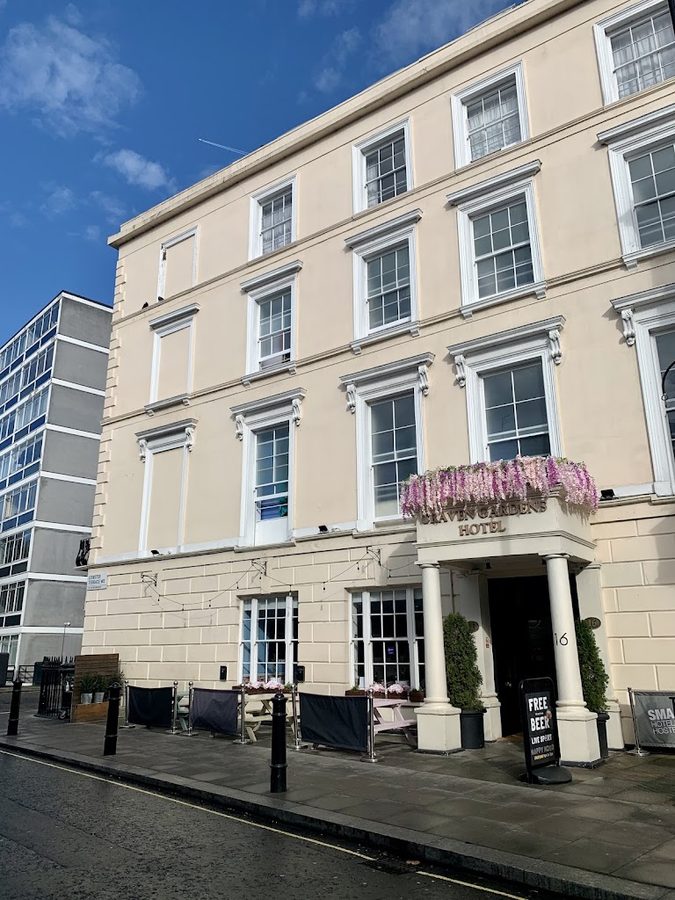 Smart Hyde Park Inn