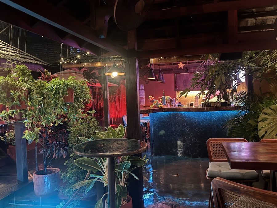 Vol de Nuit, The Hidden Bar