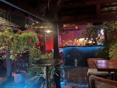 Vol de Nuit, The Hidden Bar