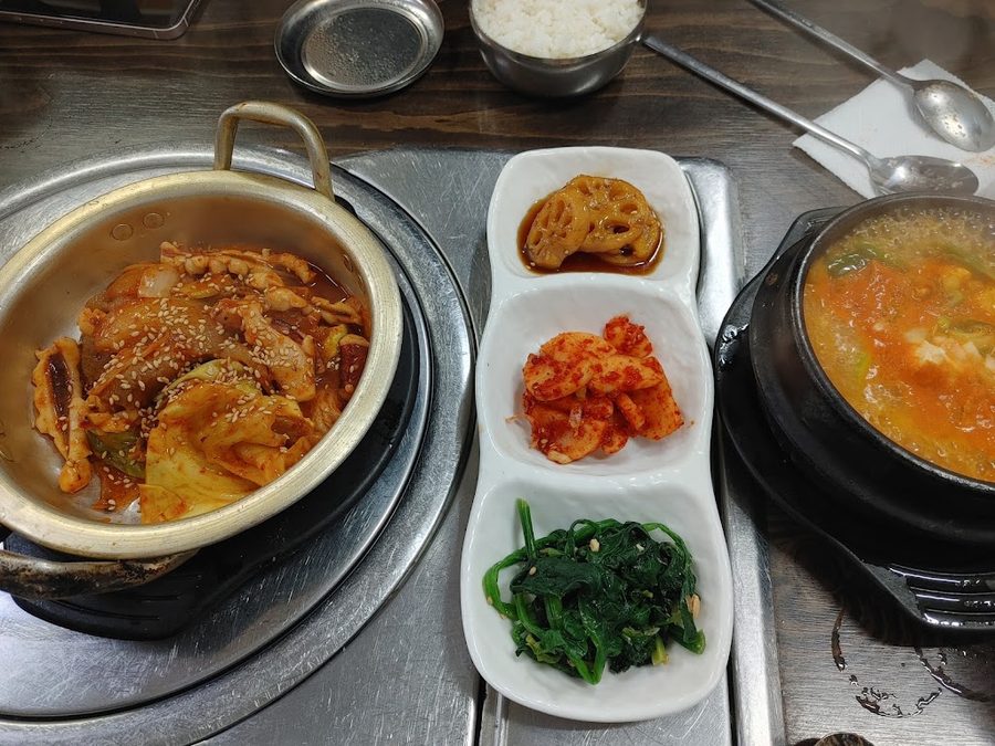 Myeongmun Kalguksu