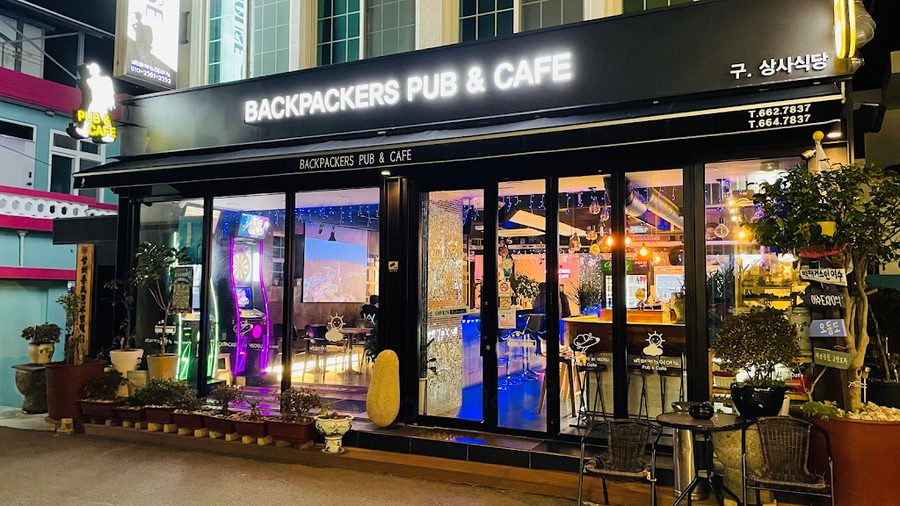 Backpackers Pub & Cafe