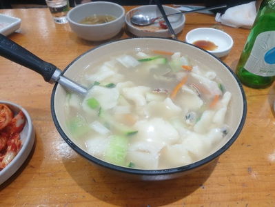 Dumegol Maneul Bossam Kalguksu Naengmyeon