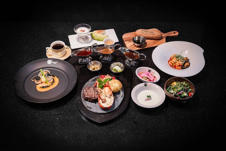 In the Kitchen Montre Chef Cheongdam