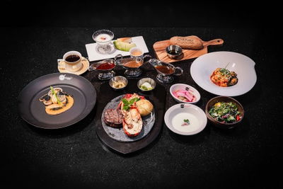 In the Kitchen Montre Chef Cheongdam