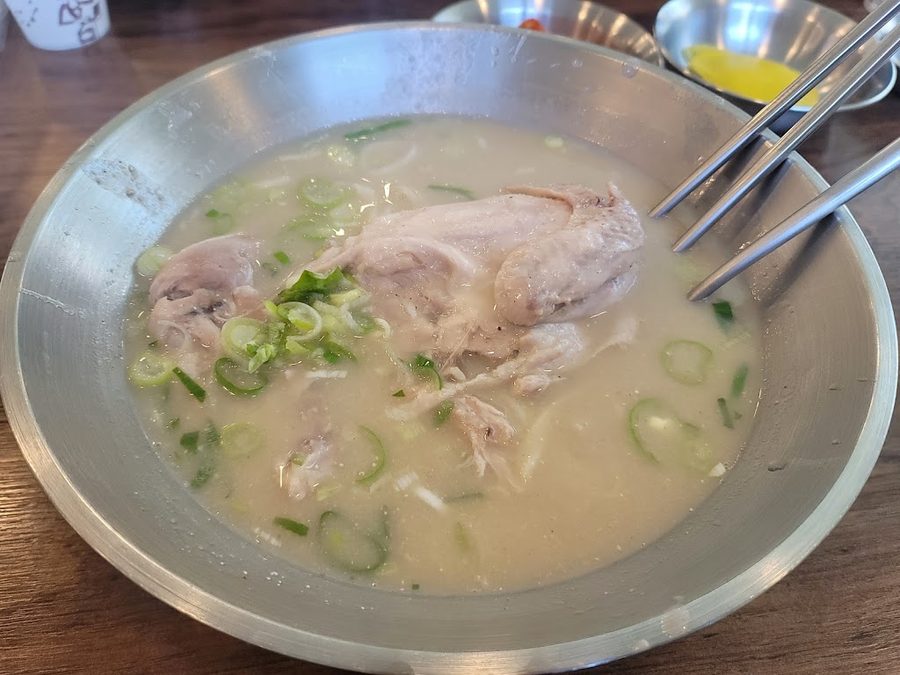 Eonyang Dak Kalguksu Seonam Branch