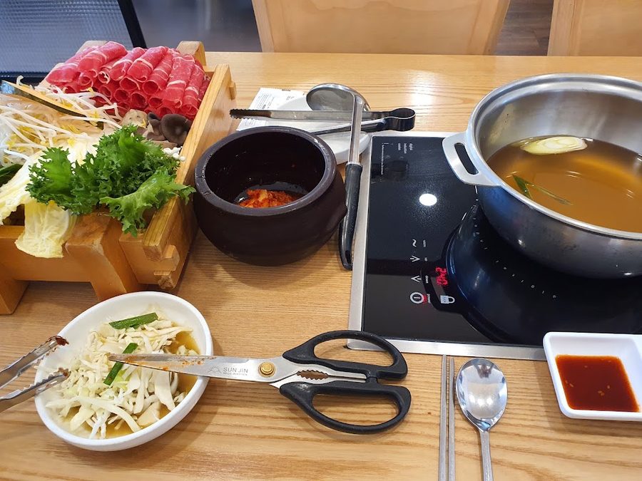 명동만두전골샤브 수원영통본점