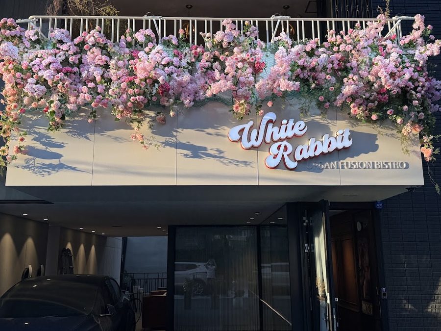 White Rabbit Cafe'