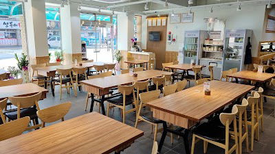 Ssangdungi Dwaeji Gukbap Daeyeon Branch