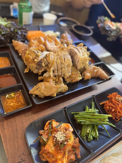 장충동 족발 골목