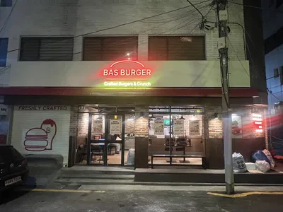 バースバーガー 新龍山店