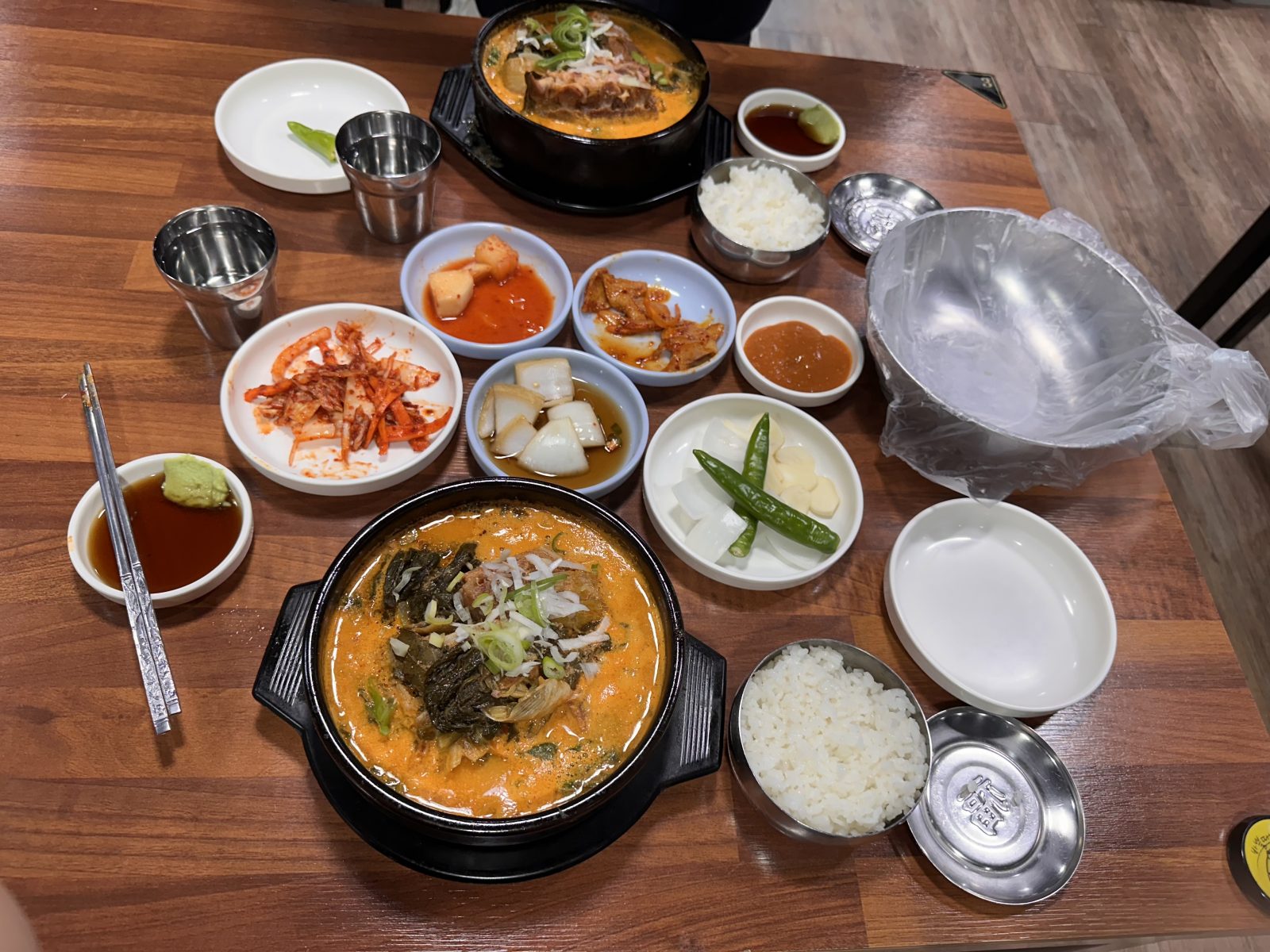 Ttungine Dwaeji Gukbap Ppyeodagwi Haejang Guk