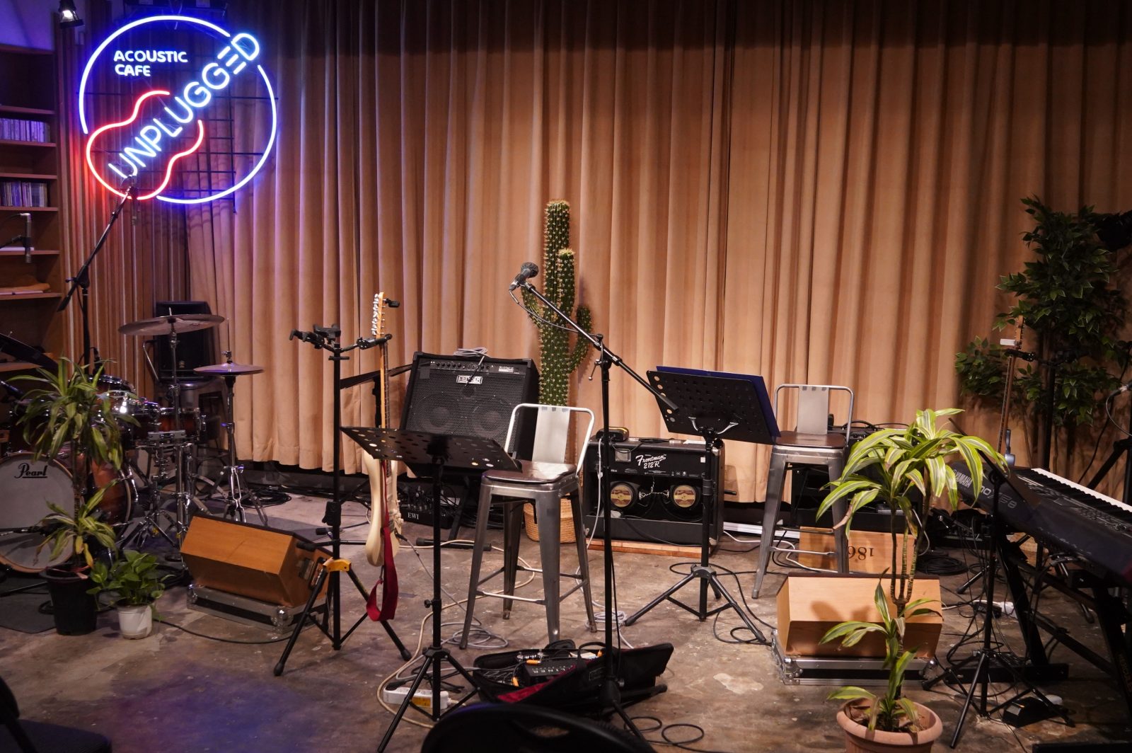 Cafe Unplugged