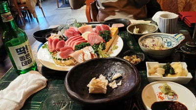 Maguro Table
