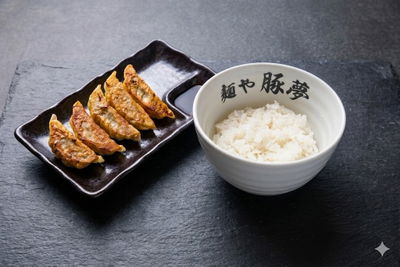 Menya Tonmu Canal City Hakata Branch