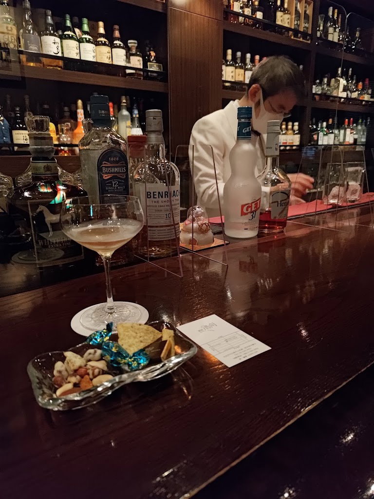 MOMOTA Bar