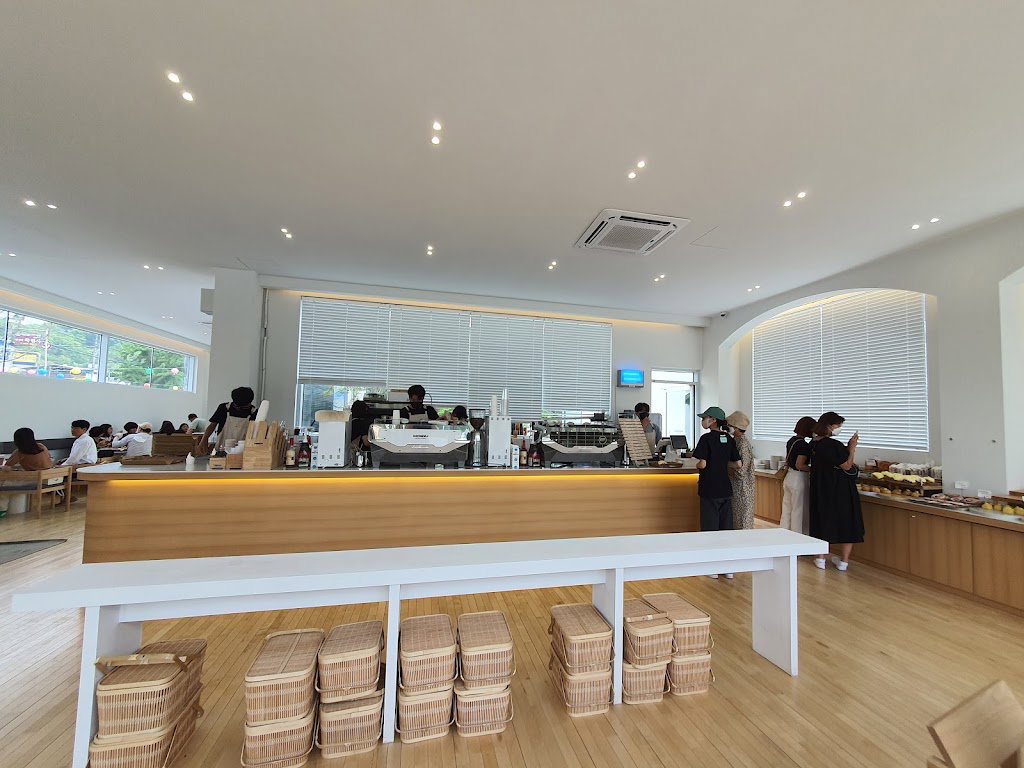 Moenu Bakery