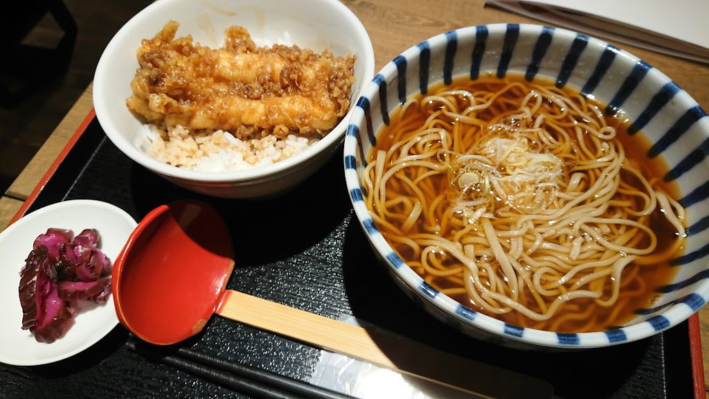 あけぼのや