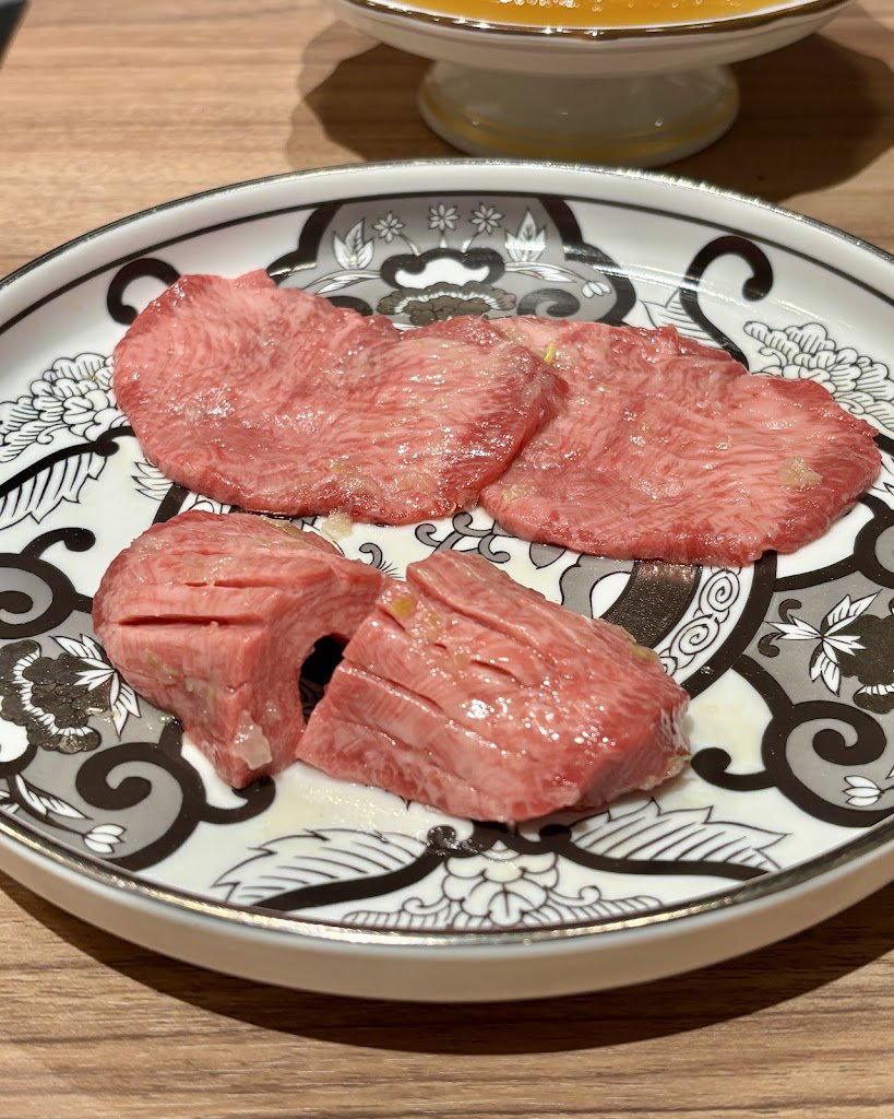 아카미 야키니쿠와 긴샤리 다쿠미의 야키니쿠 세키구치 오사카 기타신치점