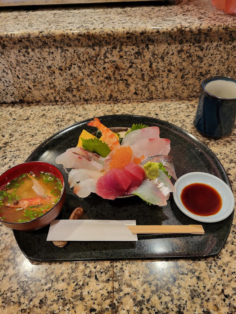 サカエスシ