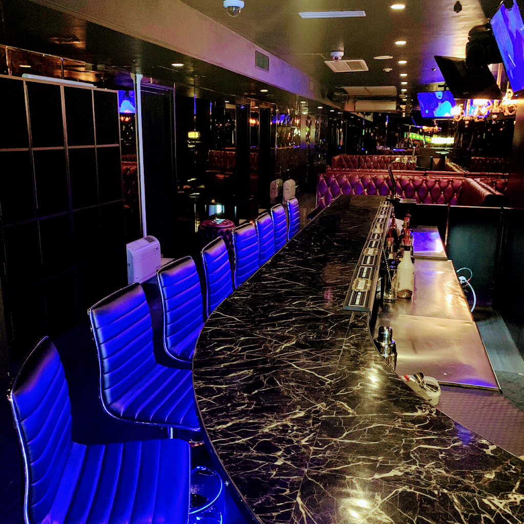Hideout Bar