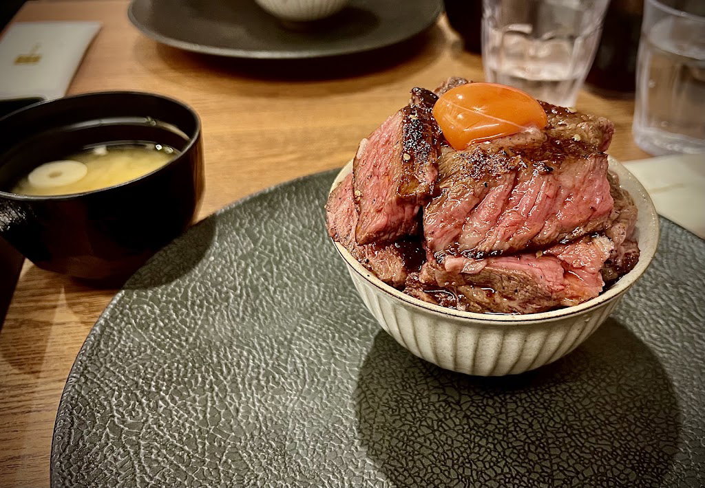 Wagyu Steak Hamburger & Ramen (Halal Vegan Gluten Free) Shinjuku Restaurant 新宿 和牛 拉面 餐厅