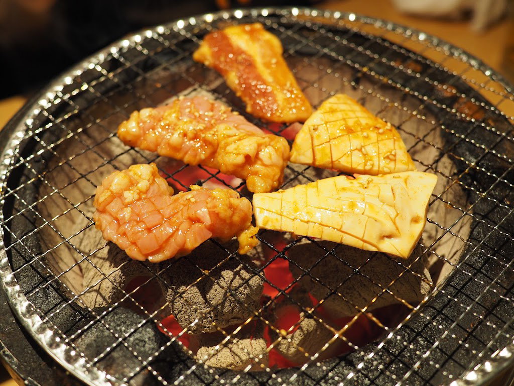 焼肉ホルモン 焼庵33番地