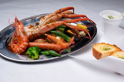 GOLDEN CRAB Louisiana Seafood