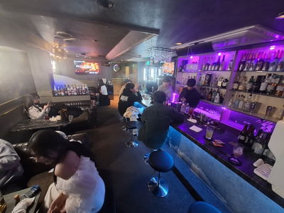 Bar B