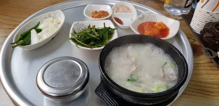 Ilpum Dwaeji Gukbap Gyodong Branch