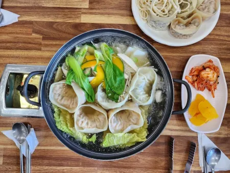 Gyeongbokgung Gaeseong Son Mandu