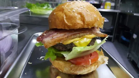 Cast Iron : Burger & Beer