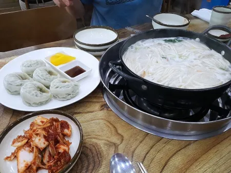 Deungchon Shabu Kalguksu