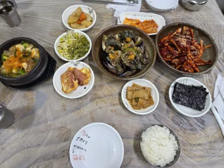 Beomil-dong Golmok Gejang