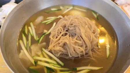 Pyeongtaek Goyeosajip Naengmyeon