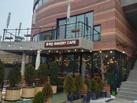 Ryu Jae-eun Bakery Heyri Art Valley Branch